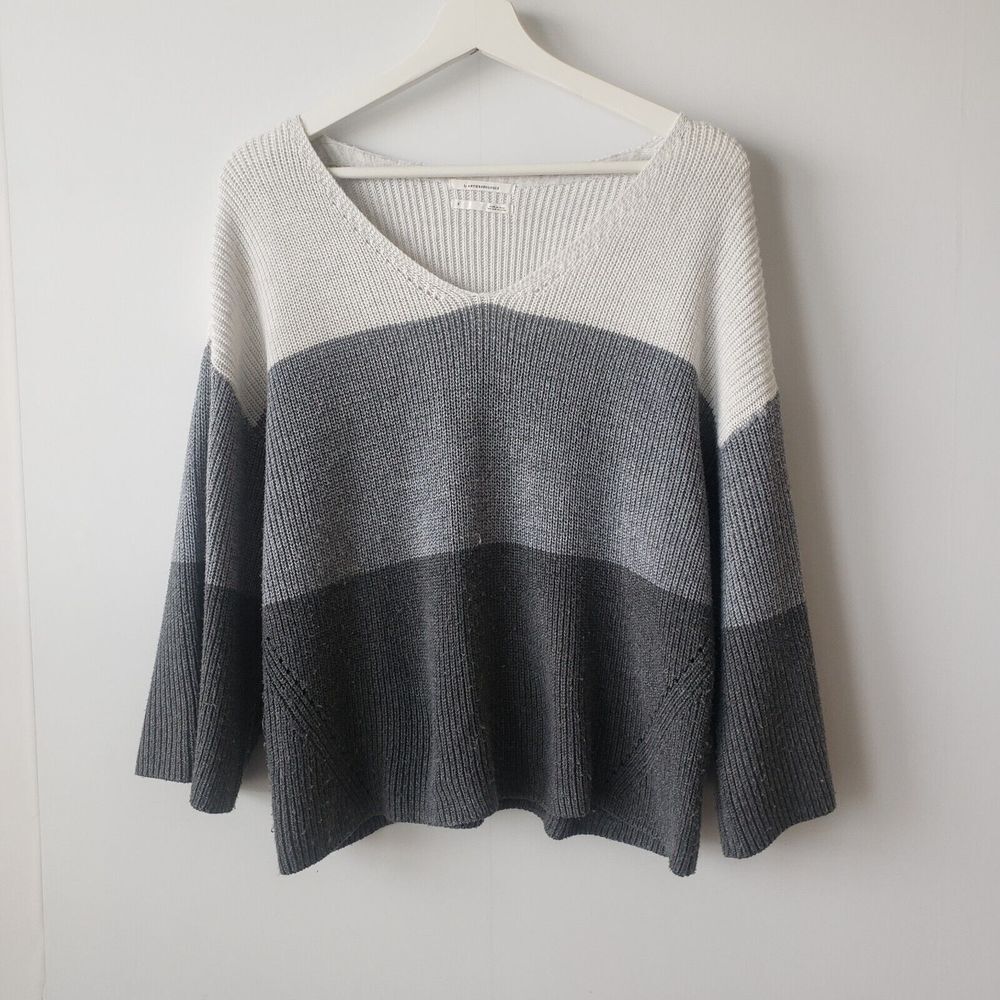 Anthropologie  White/Gray V-Neck Colorblock Ribbed Oversized Sweater size S